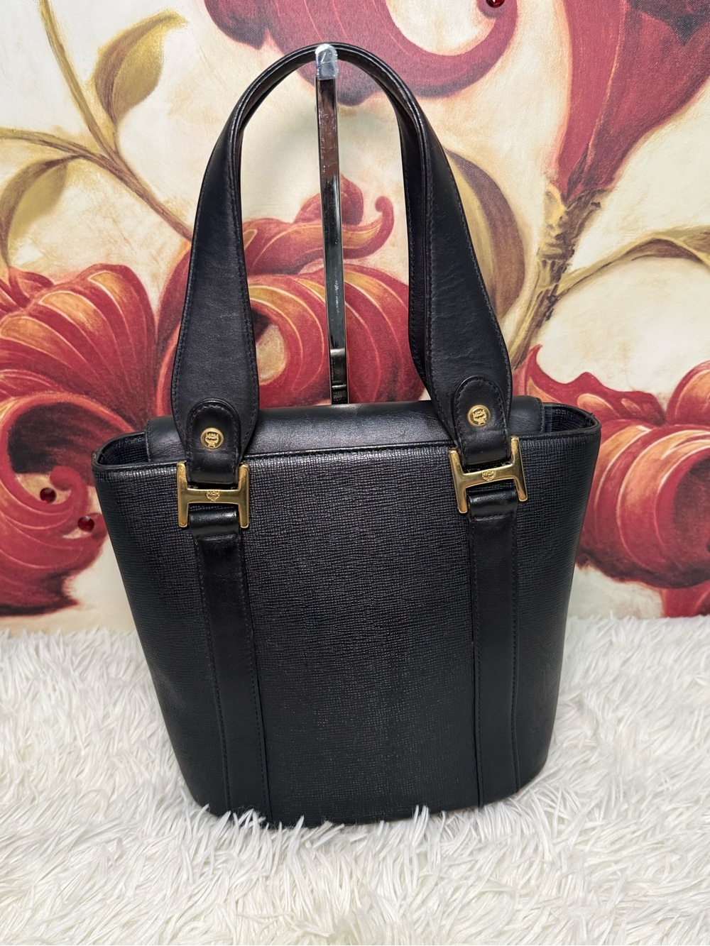 MCM Authentic Black Leather Tote Bag - Picture 2 of 12